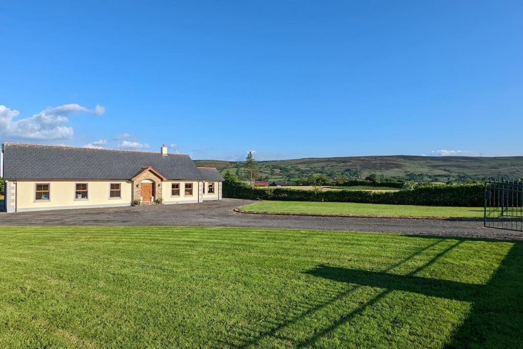 Bin Mountain Self Catering Villa Castlederg Exterior photo
